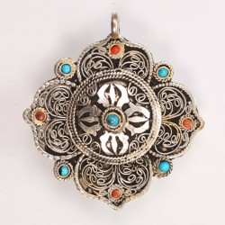 Alluring Floral Beaded Pendent